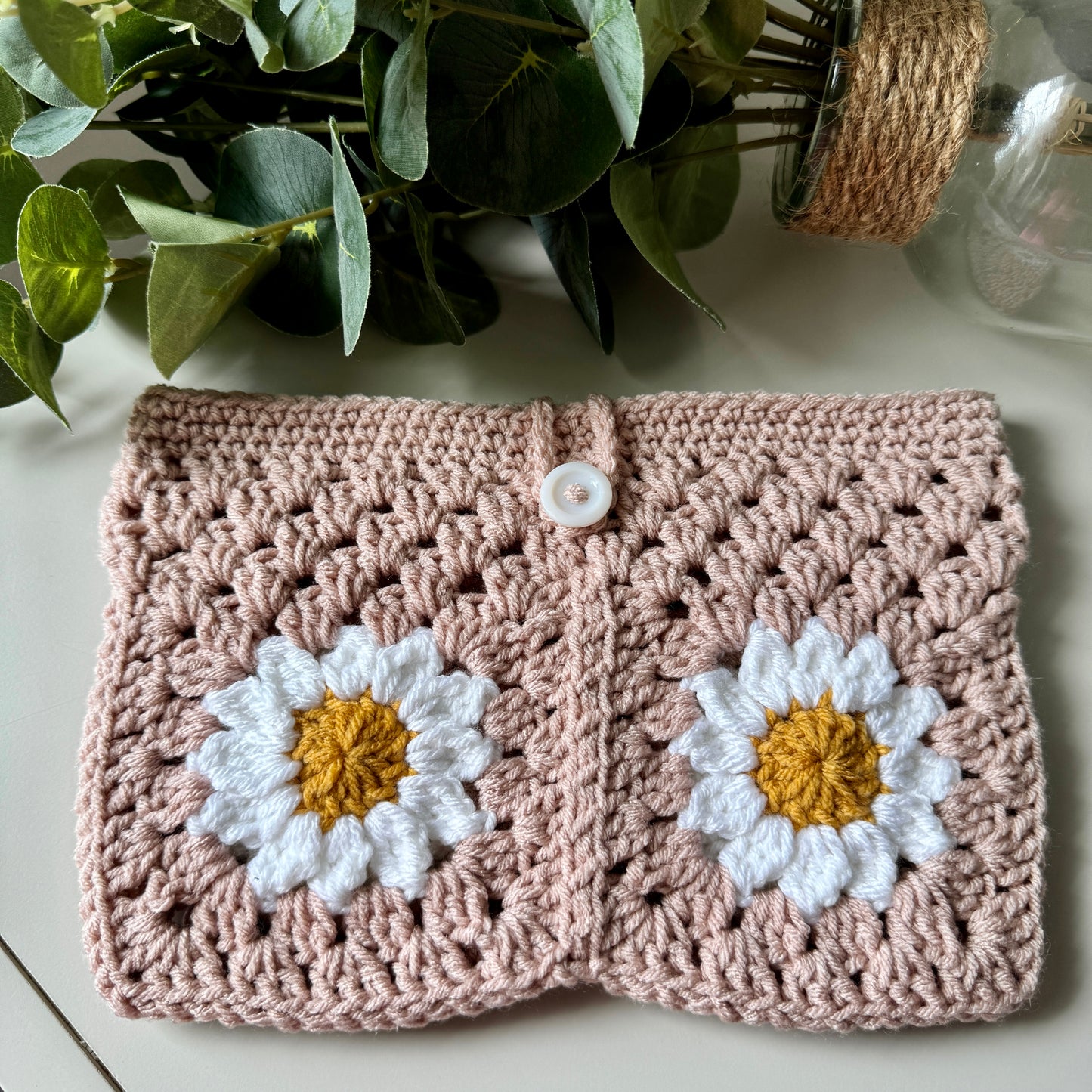 Blush Daisy Book Sleeve.