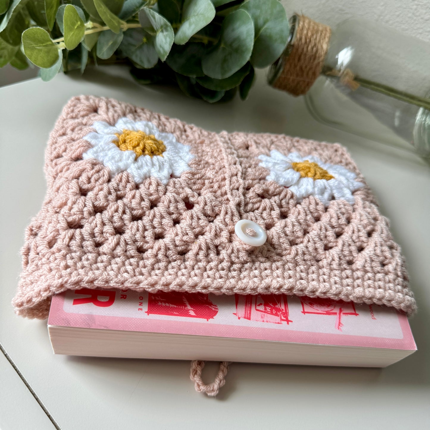 Blush Daisy Book Sleeve.