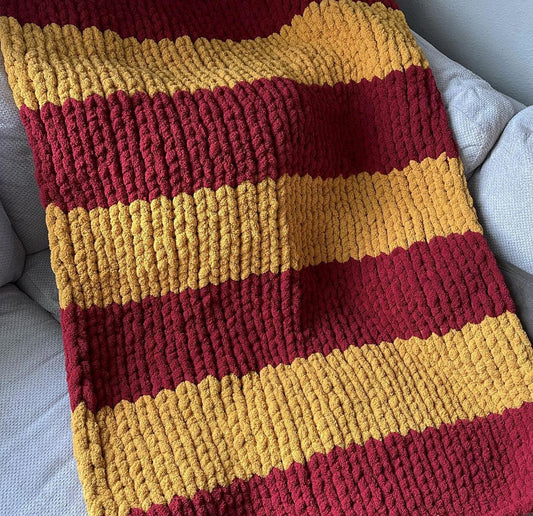 Gryffindor Chunky Knit Blanket.